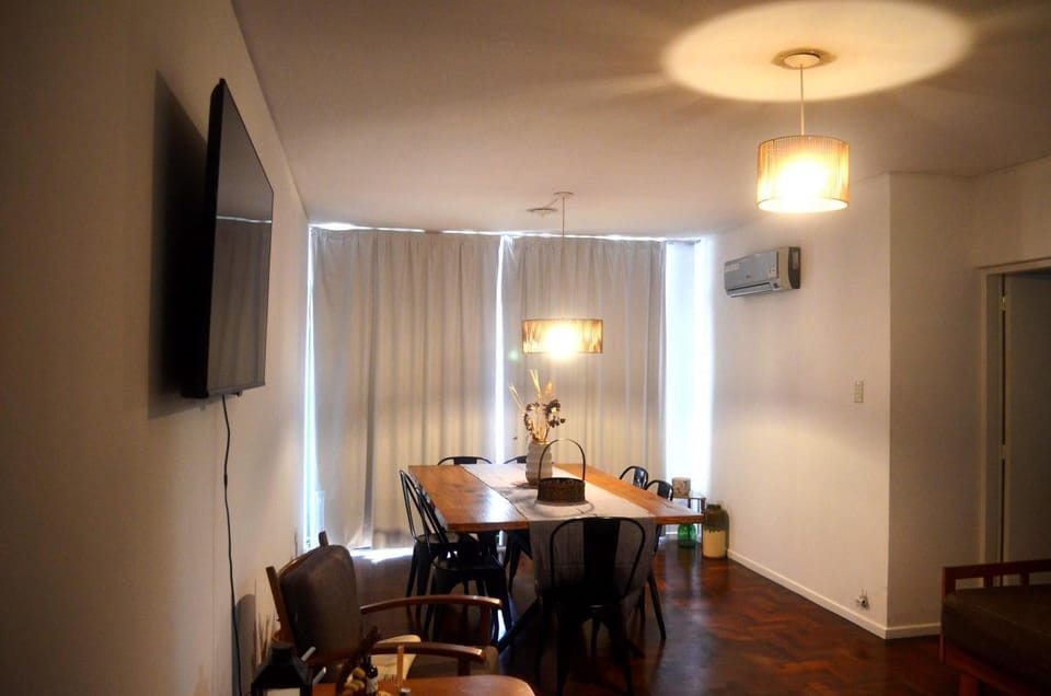 TV and multimedia, Living room, Seating area, Dining area