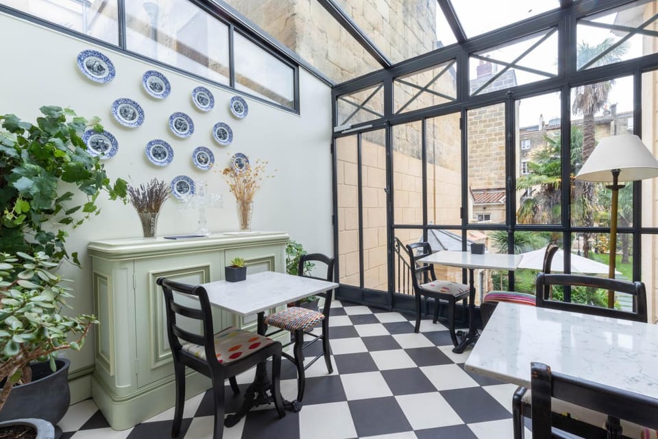On-site shops, Lounge or bar, Banquet/Function facilities, Garden view, Continental breakfast, Buffet breakfast