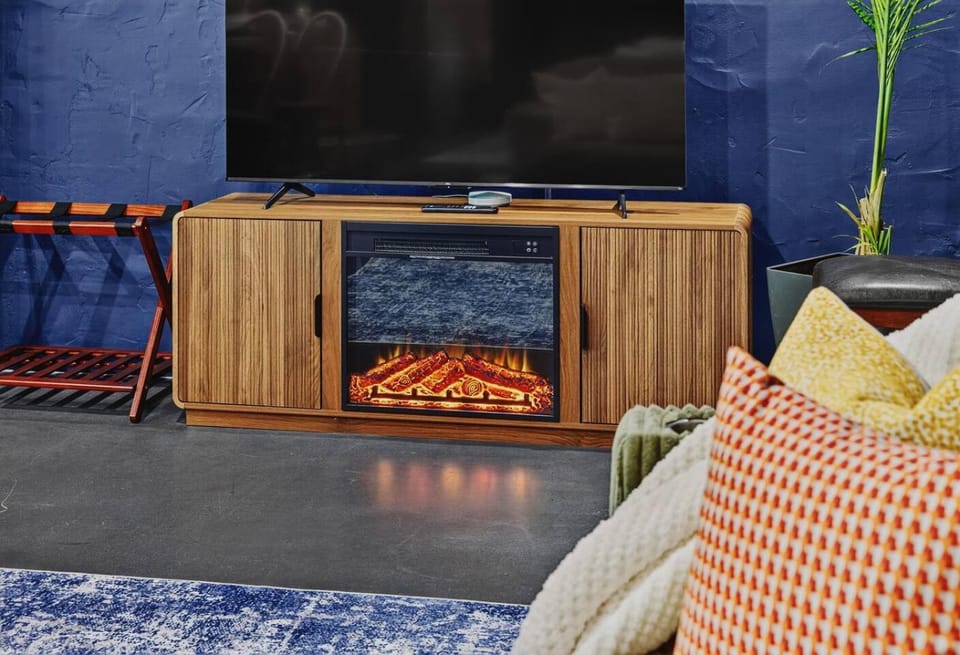 TV and multimedia, Living room, Seating area, fireplace