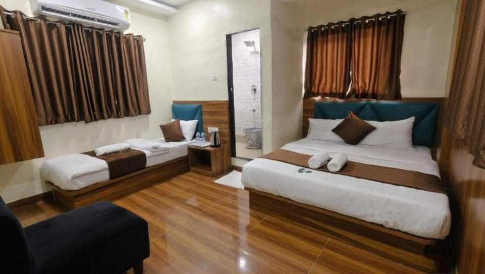 Hotel Gloww Star - Nr CSMT Railway Station & Hajj House - South Mumbai Hotel in Mumbai