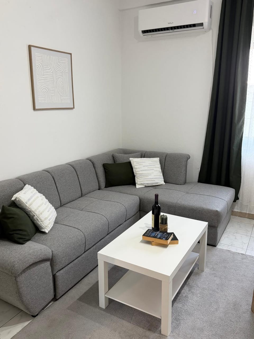 Living room, Seating area, air conditioner