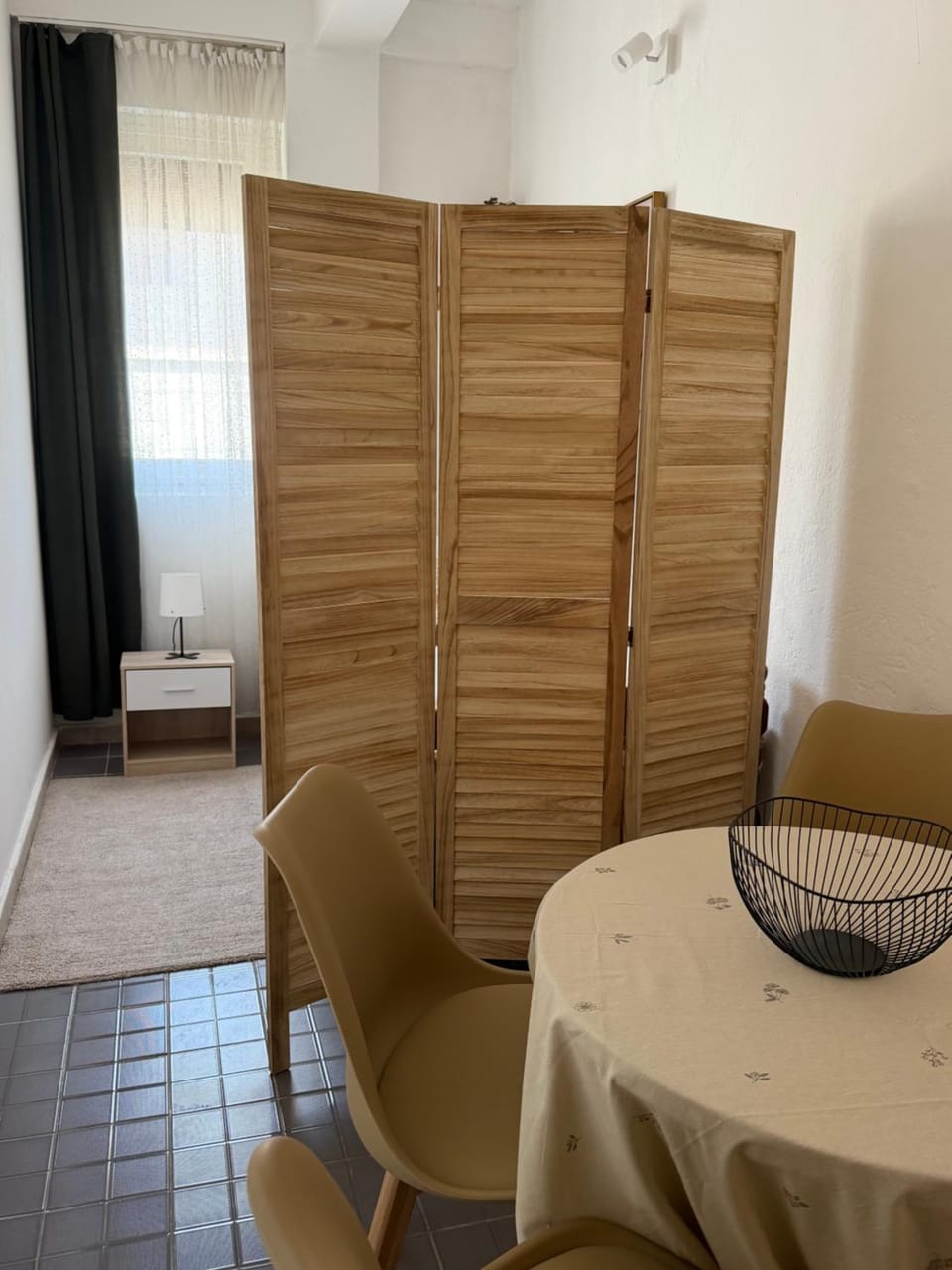 Seating area, Dining area