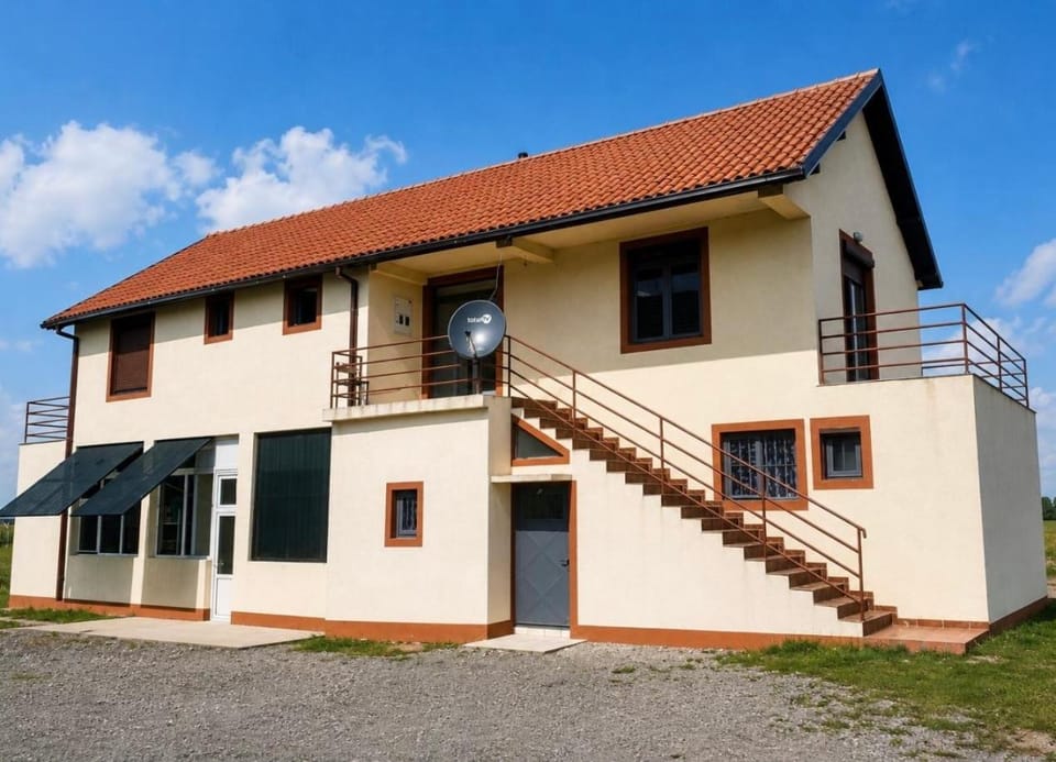 Property building, Day