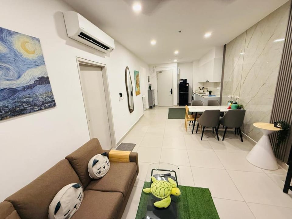 Kitchen or kitchenette, Living room, Seating area, Dining area, air conditioner
