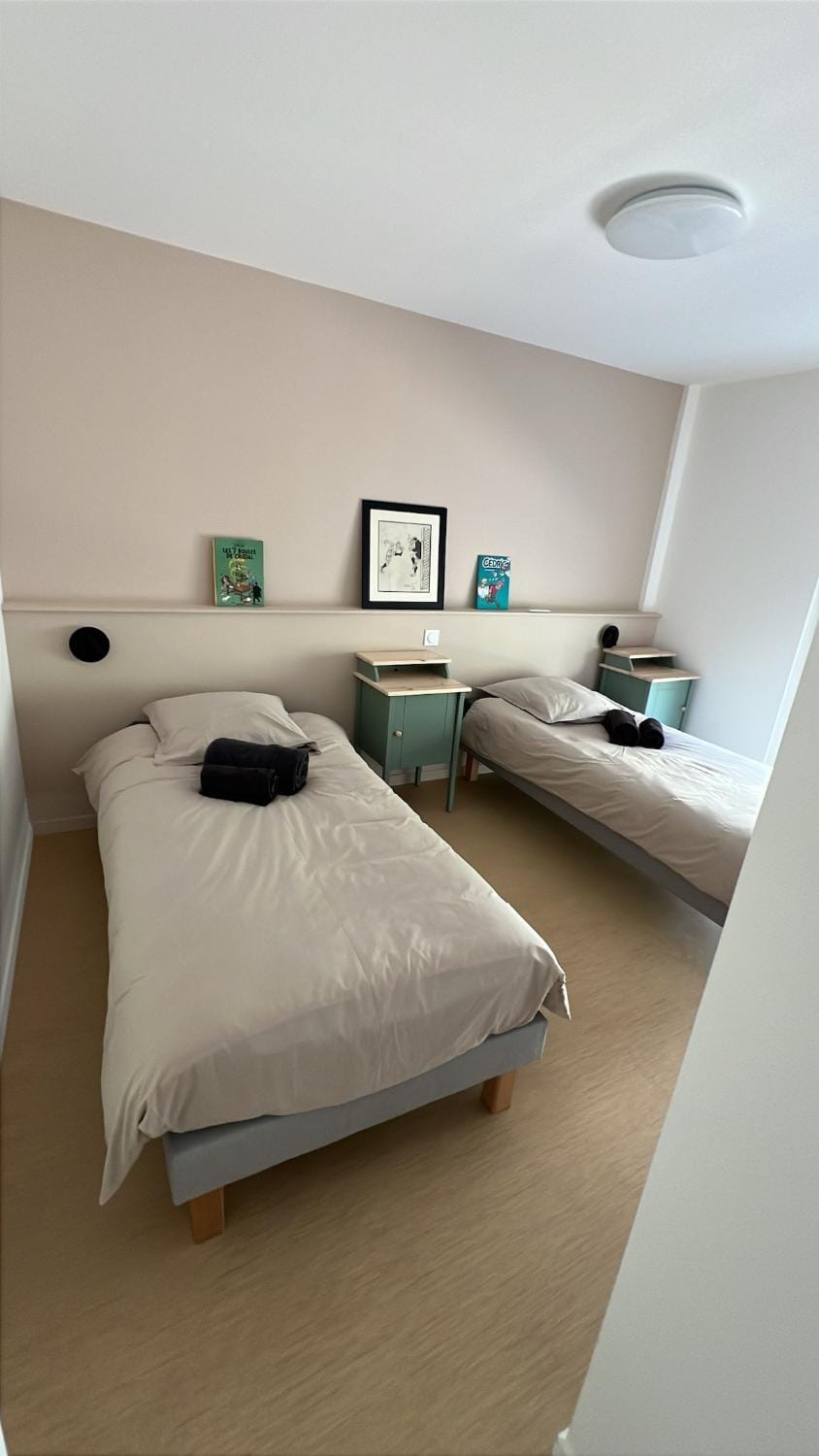Appartement lavallois - parking couvert gratuit Apartment in Laval