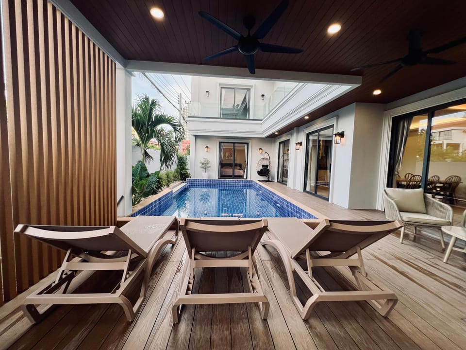 2 Palm Villas Wongamat Beach Villa in Pattaya City