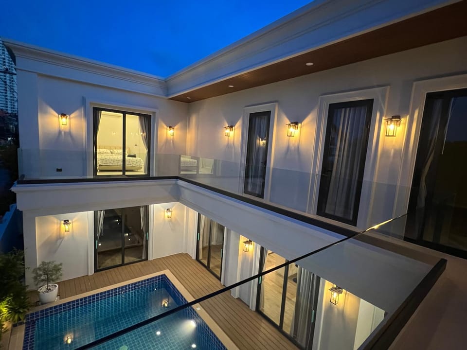 2 Palm Villas Wongamat Beach Villa in Pattaya City