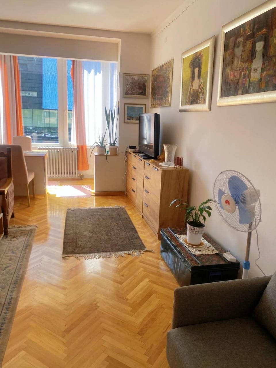 Communal lounge/ TV room, Living room, Seating area, Evening entertainment, air conditioner