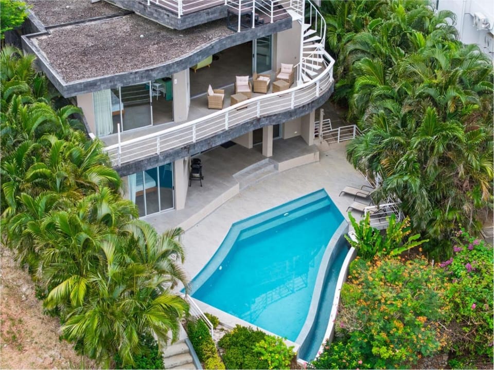 Casa Nalifos Oceanview Villa with infinity Pool House in Playa Flamingo