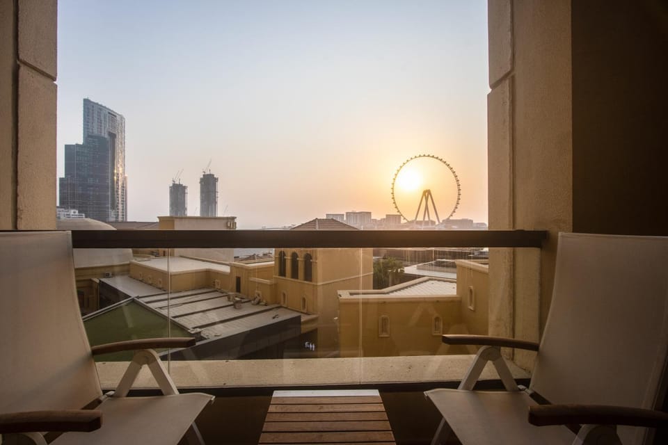 Balcony/Terrace, Landmark view