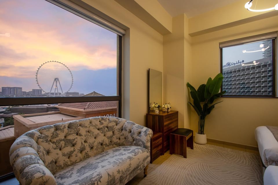 Bedroom, Landmark view