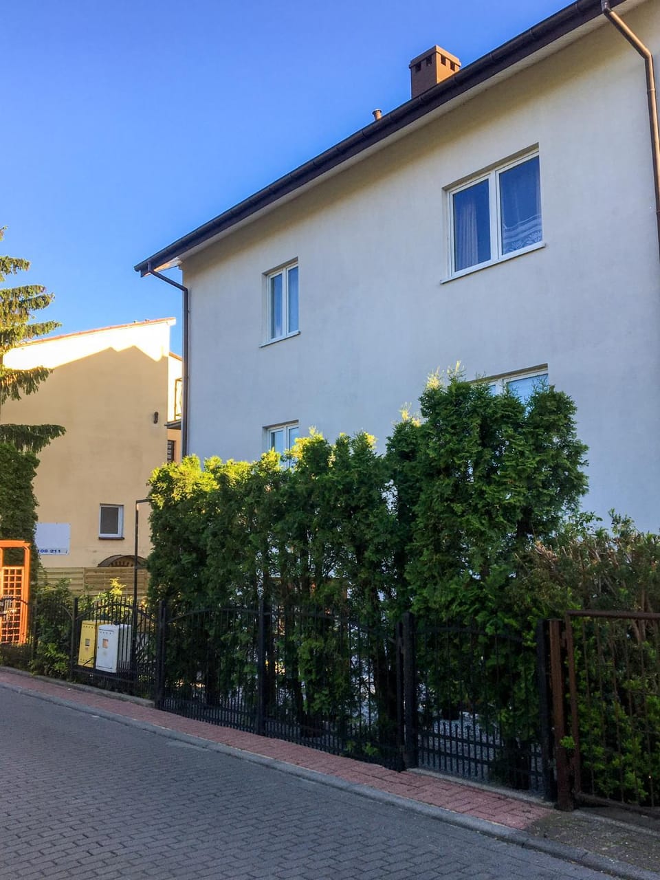 Property building, Facade/entrance, Neighbourhood