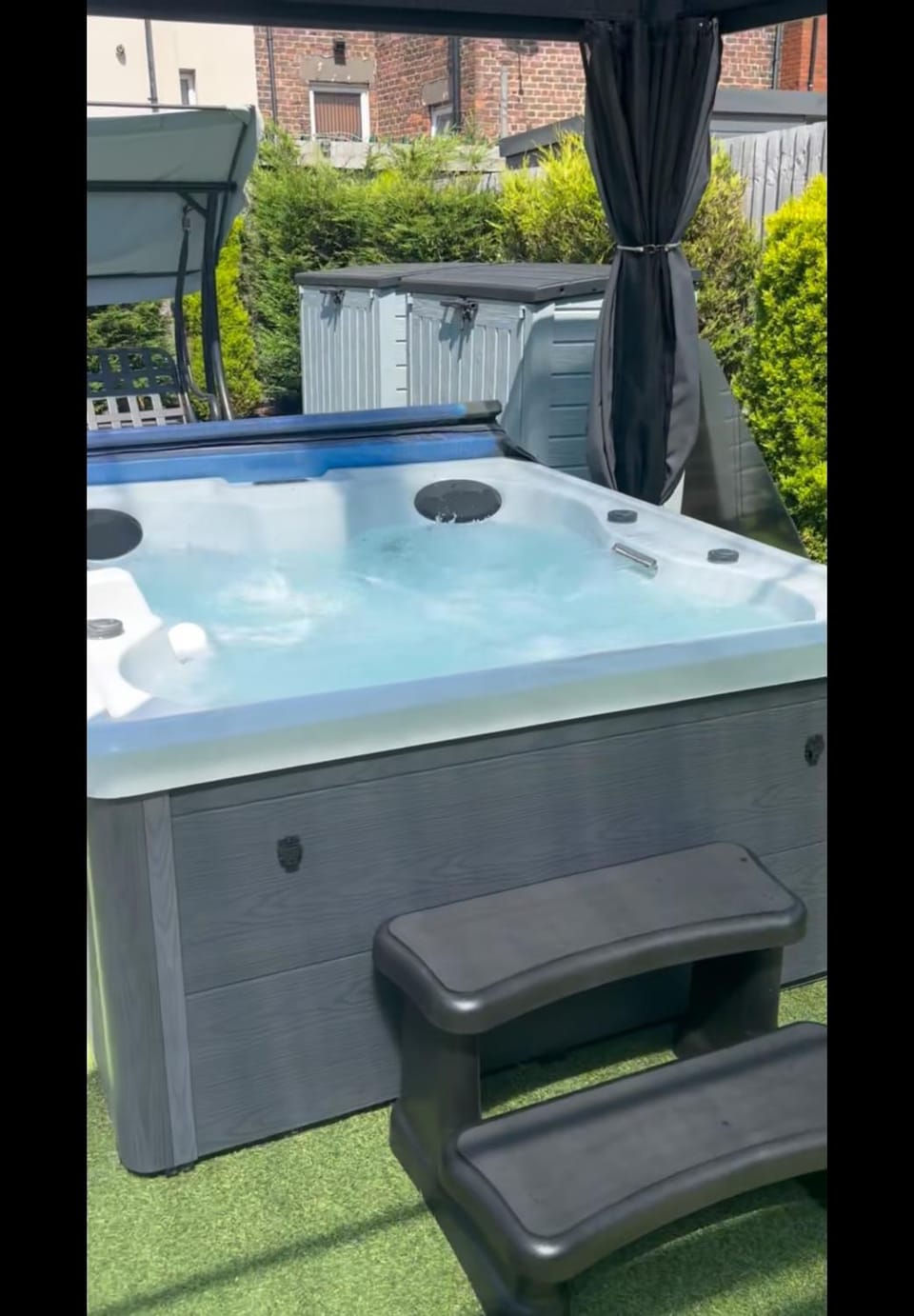 Day, Hot Tub