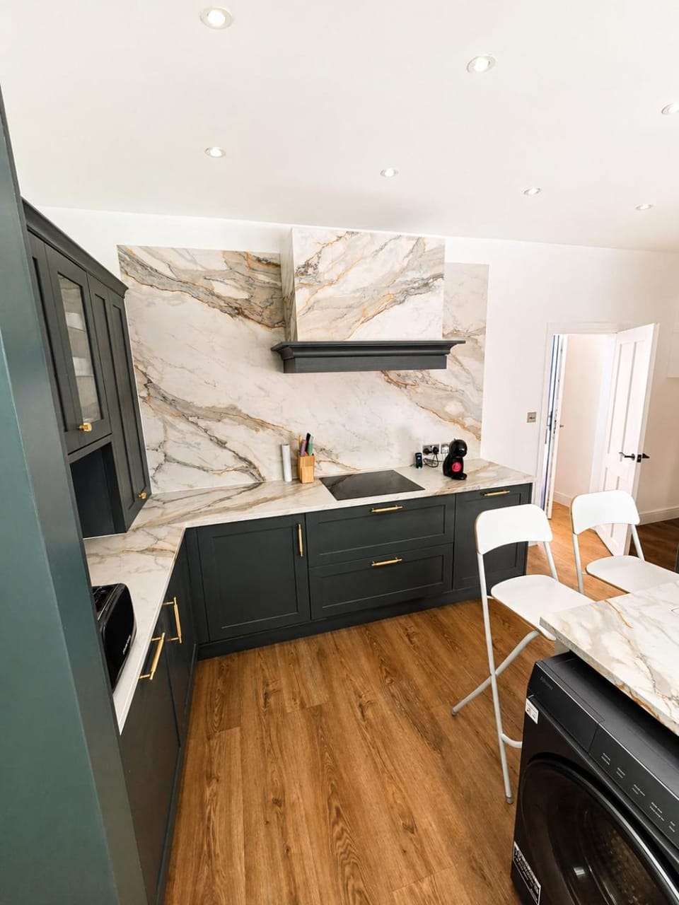Contemporary Comfort - Sleeps 6 Apartment in Prestwich