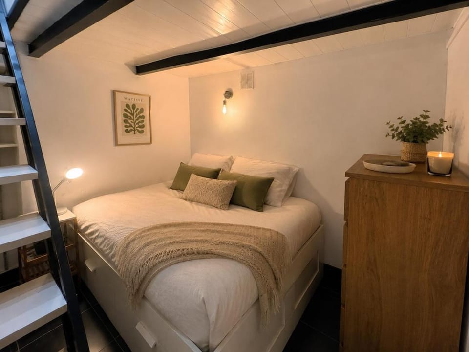 Appartement Paris centre calme WIFI 4 pers Apartment in Paris