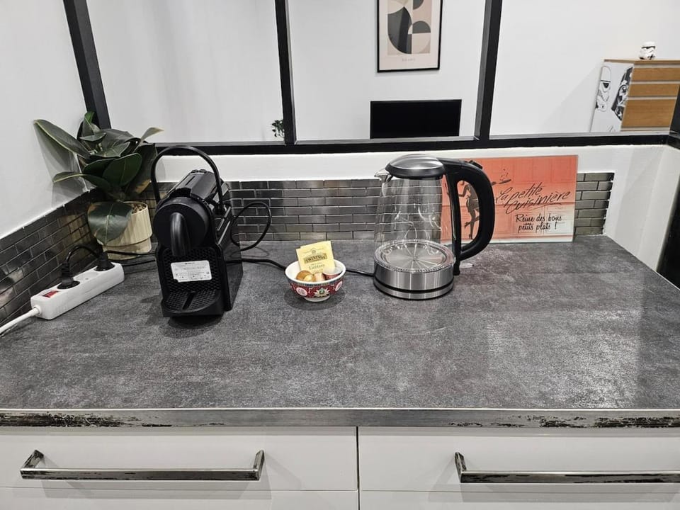 Appartement Paris centre calme WIFI 4 pers Apartment in Paris