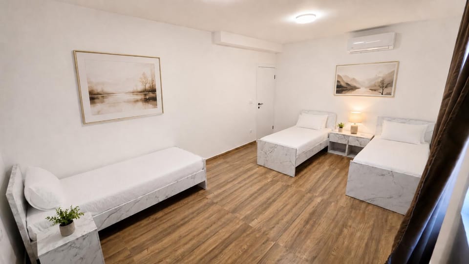 Bedroom, air conditioner