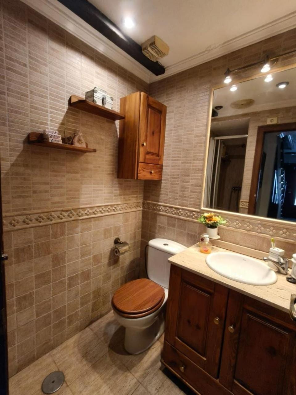 Shower, Toilet, Bathroom, towels