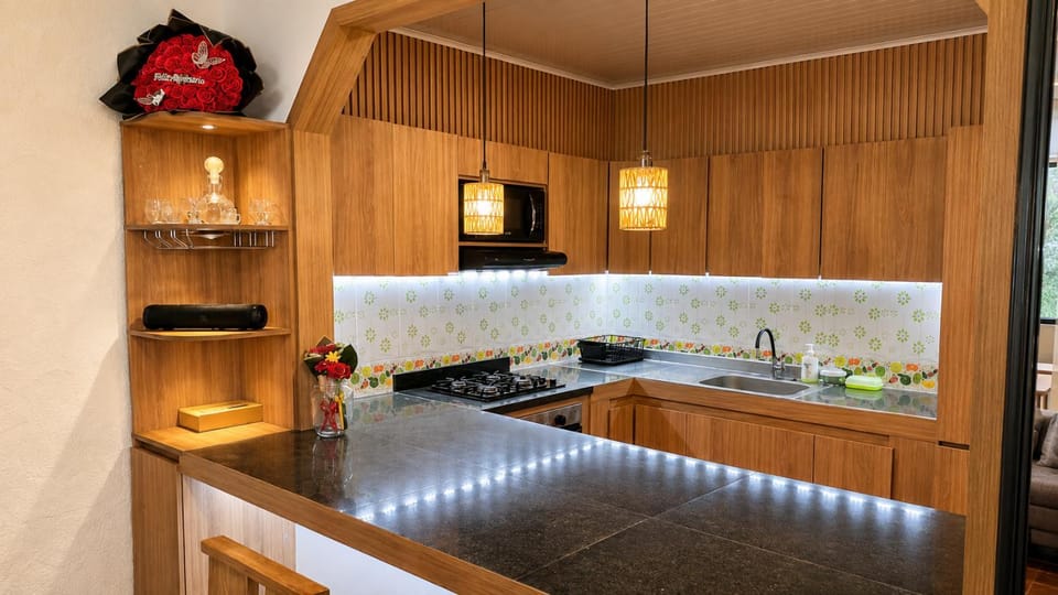 Kitchen or kitchenette, Food, kitchen