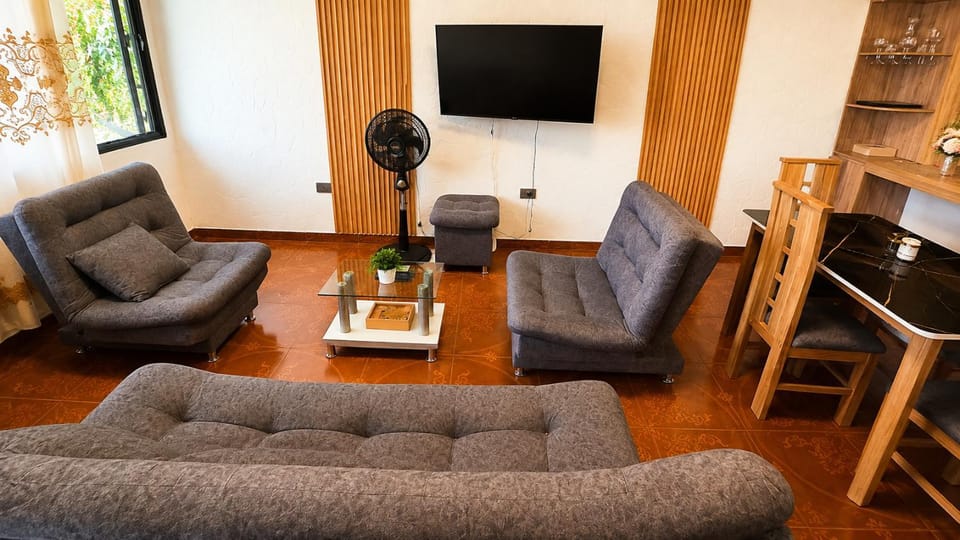 Communal lounge/ TV room, TV and multimedia, Living room, Lounge or bar