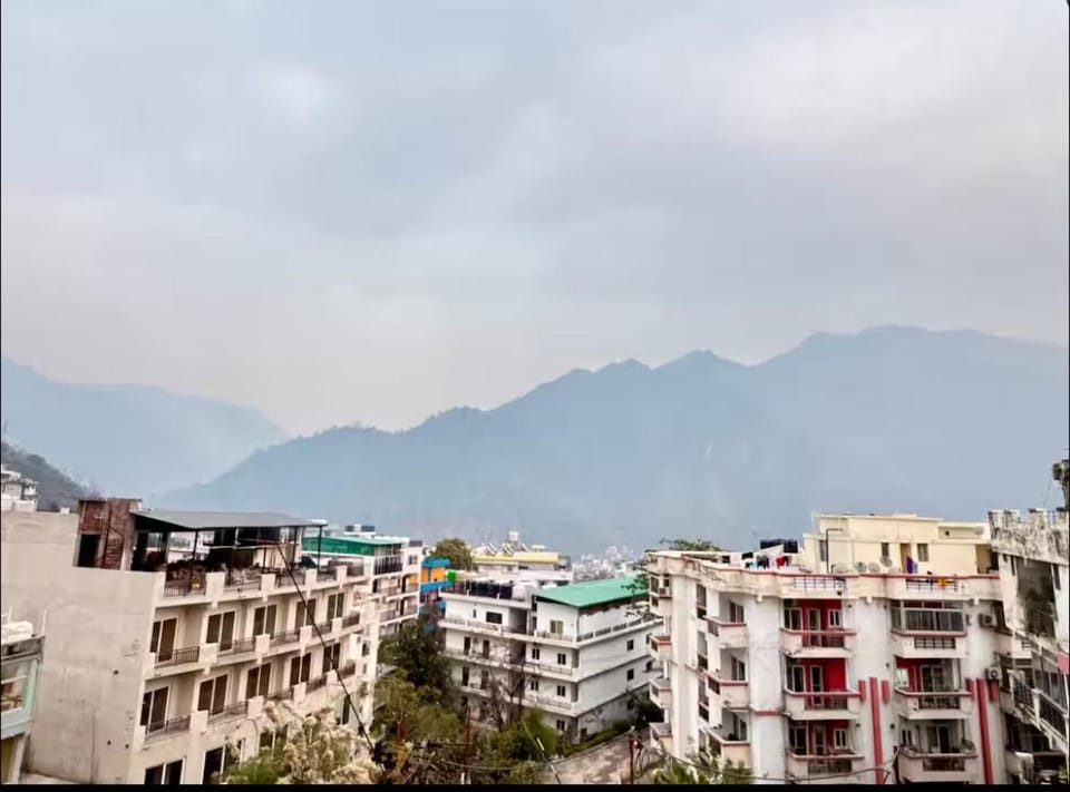 Deecon Valley City Escape 1BHK Lux Flat Tapovan Apartment in Rishikesh