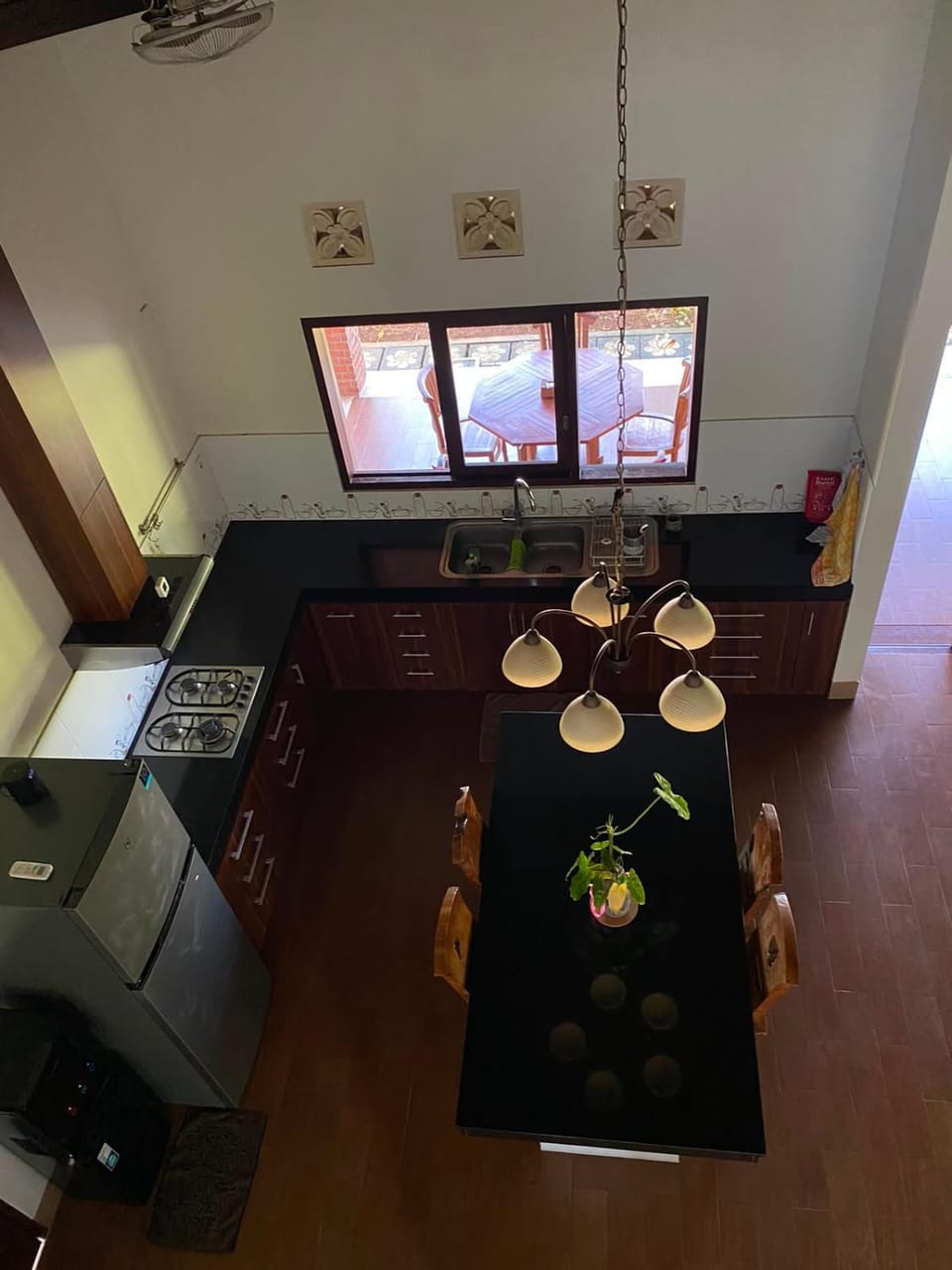 Kitchen or kitchenette, Food and drinks, Dining area