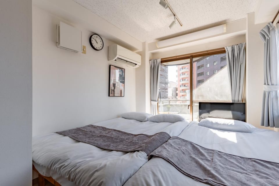 Bed, Photo of the whole room, Bedroom, internet, air conditioner