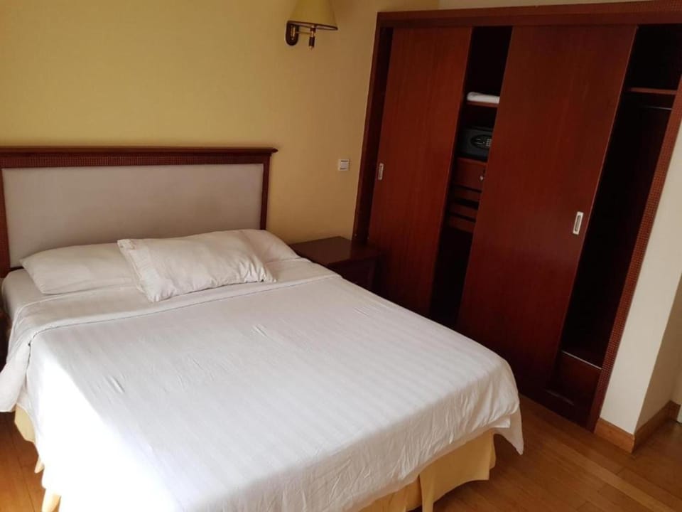 Bed, Bedroom, wardrobe