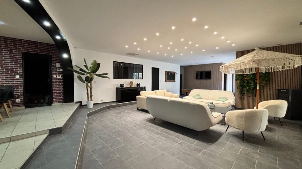Le Viviani, maison d'exception avec piscine intérieure et sauna House in Montluçon
