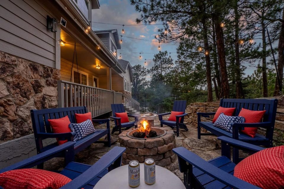 7k sq/ft! GymTheatreHotTubSaunaGamesSleeps 28 House in Black Forest