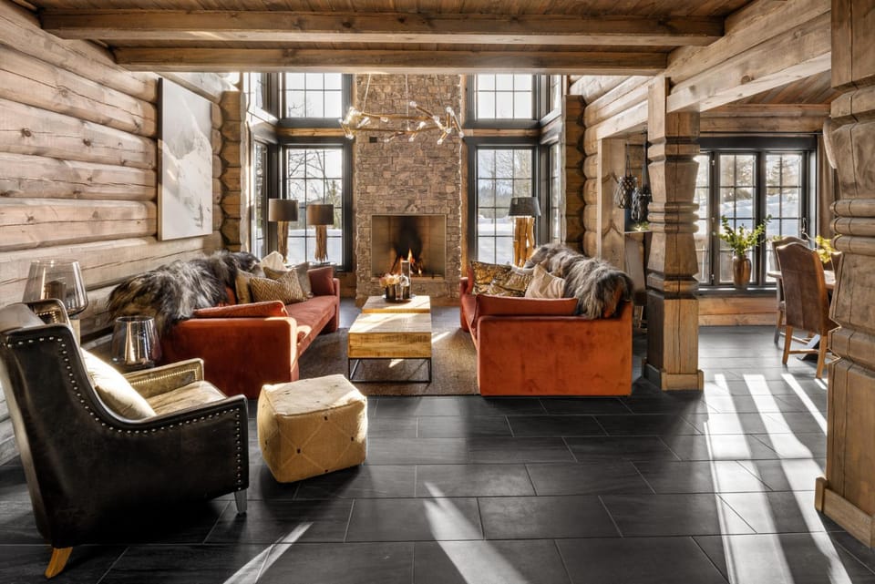 Day, Living room, Decorative detail, Decorative detail, Seating area, Family, fireplace