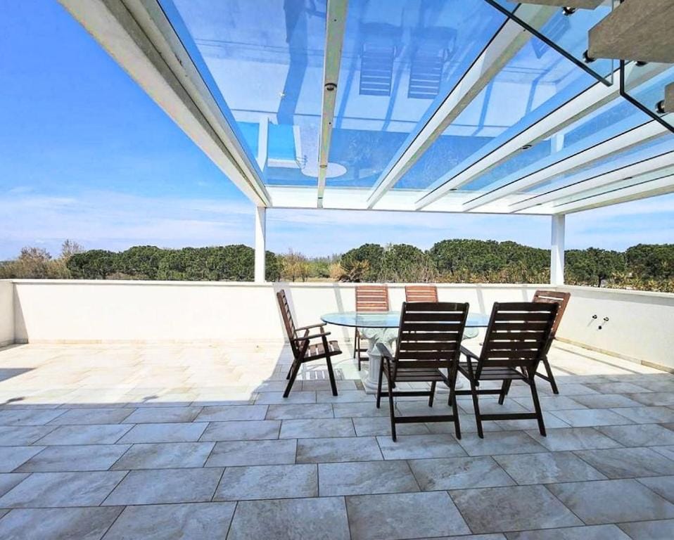 5 bedroom luxury Villa in Via Ultima Ovest, Rosolina Villa in Isola Albarella