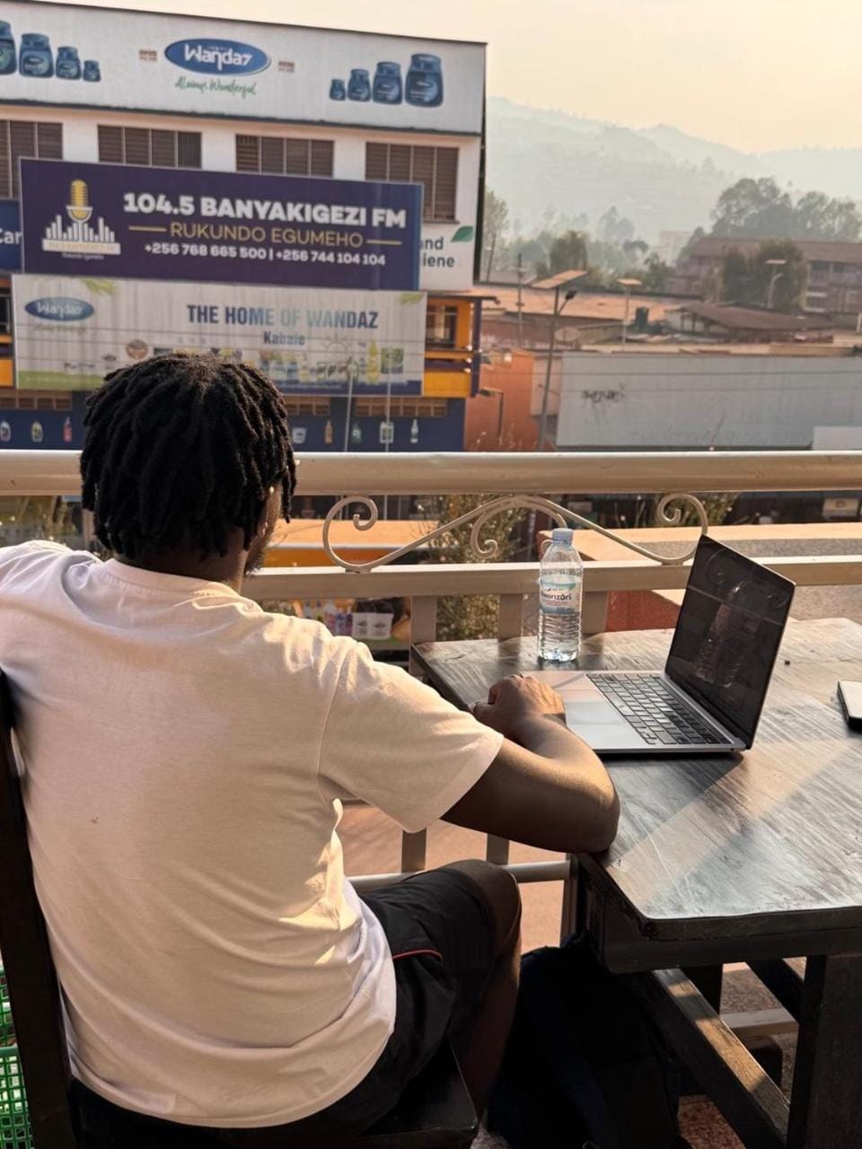 Pineapple Backpackers Apartment in Kampala