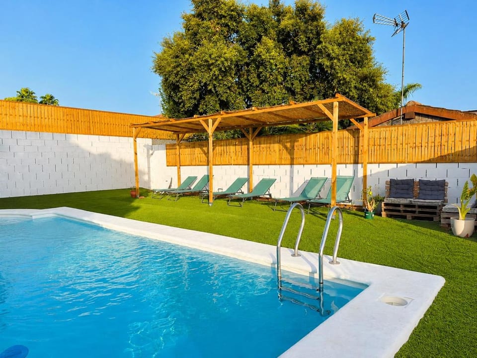Swimming pool, Swimming pool, sunbed