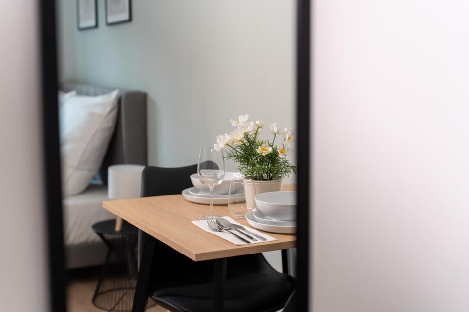 Photo of the whole room, Dining area