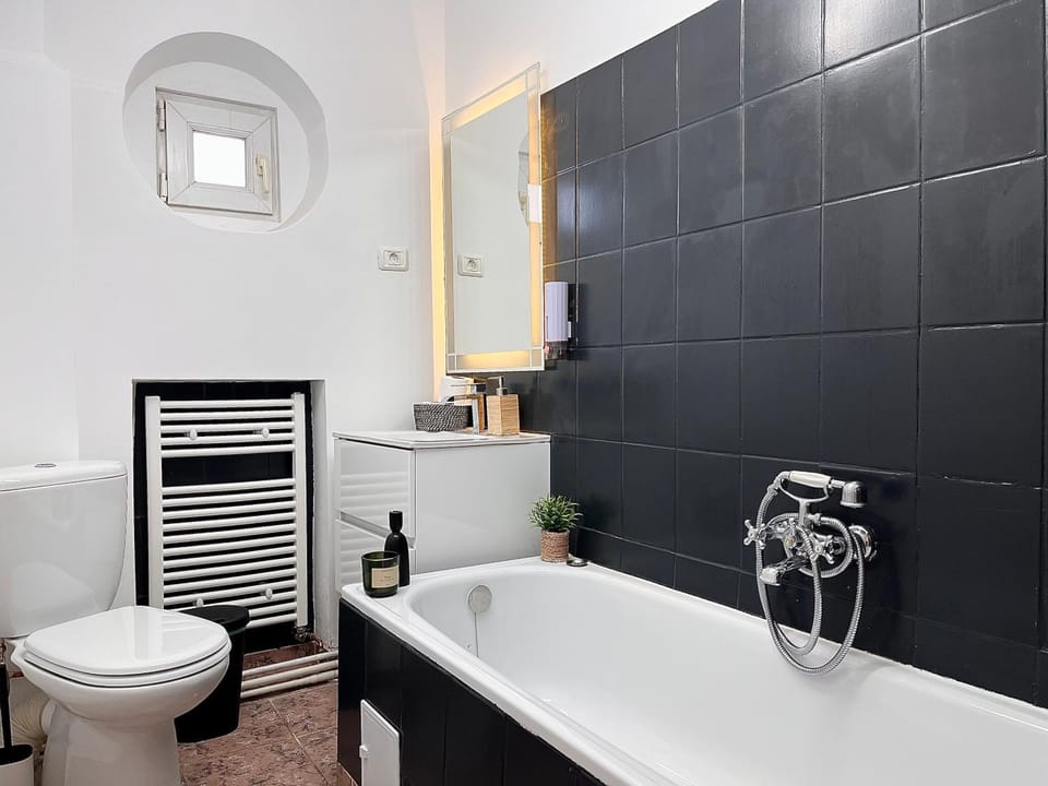Bathroom, Bath