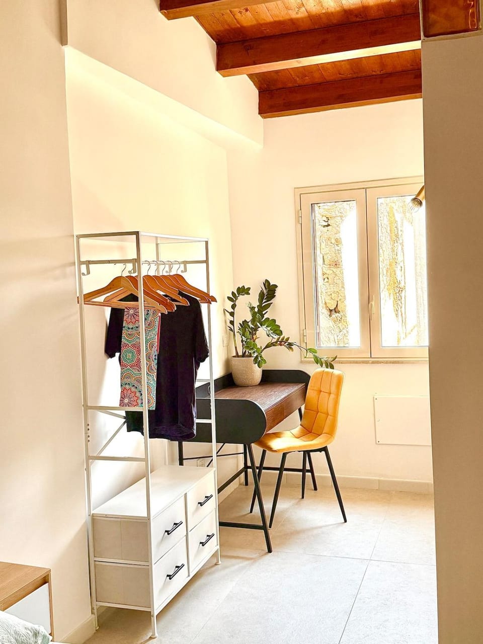 Seating area, Bedroom
