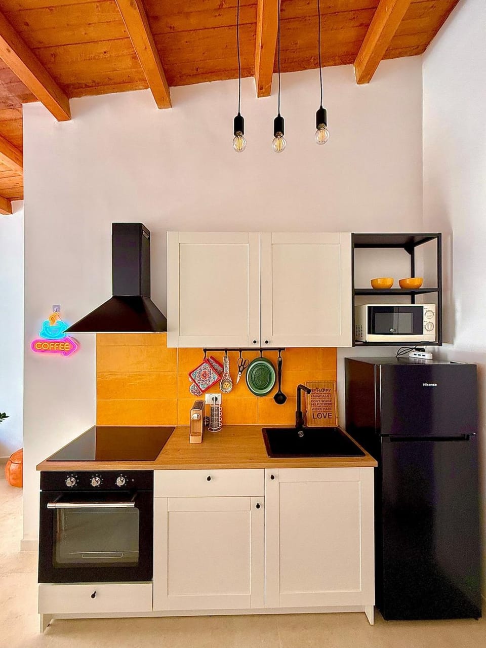 Kitchen or kitchenette, oven, stove