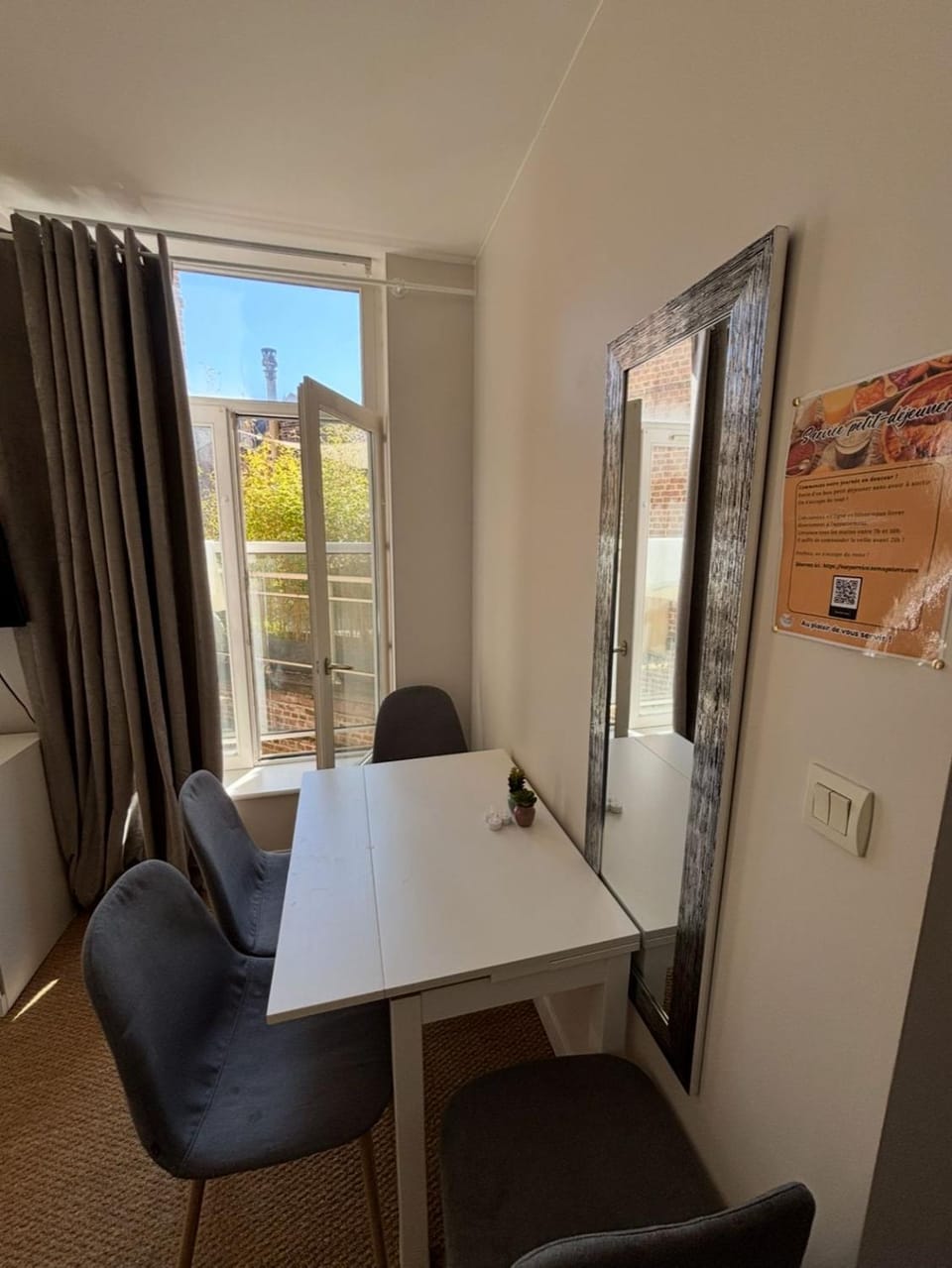 Logement 4 voyageurs face Gare Lille Flandres Apartment in Lille