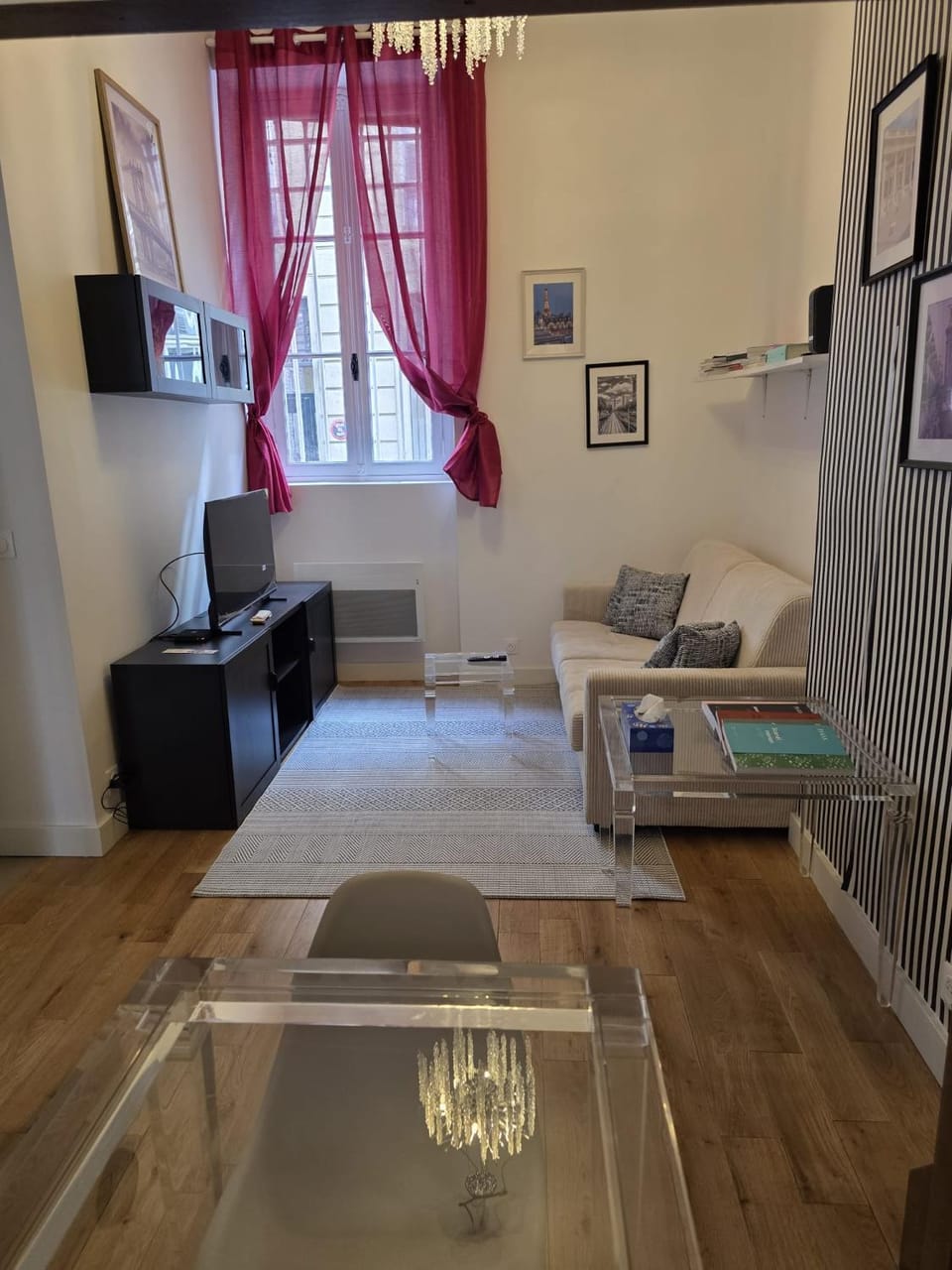 Appartement Elysée - Beauvau Apartment in Paris