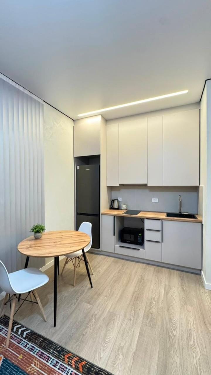 Kitchen or kitchenette, Dining area, stove
