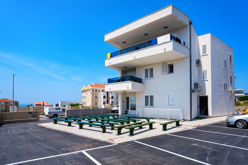 CC Deluxe Villa RyNoV with Sea View Apartment in Novalja