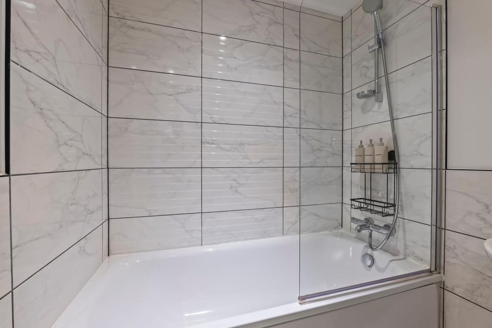 Cosy 1-Bed Retreat Near Elizabeth Line Apartment in Slough