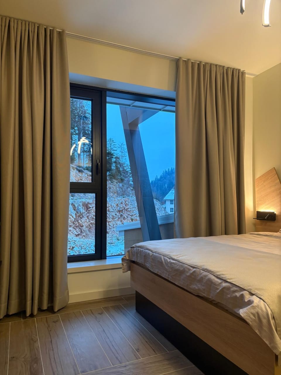 Bed, Photo of the whole room