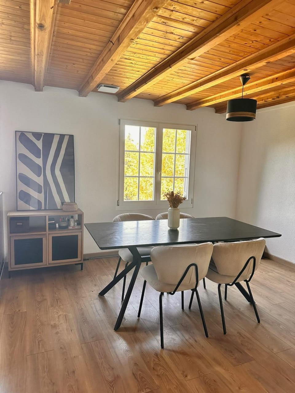 Living room, Dining area