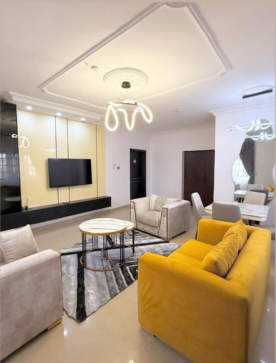 Everest Apartment 10 Minutes From The Airport Apartment in Lagos