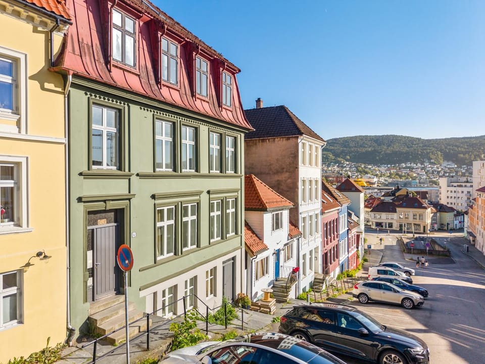 Property building, Neighbourhood, Street view, Location