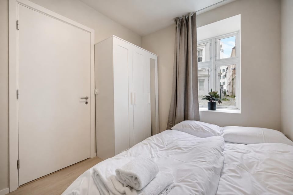 Bed, Photo of the whole room, Bedroom, towels, wardrobe