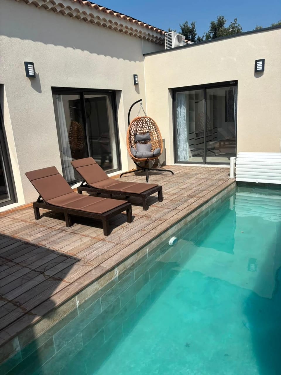 Villa neuve avec piscine au portes d Avignon Villa in Le Pontet
