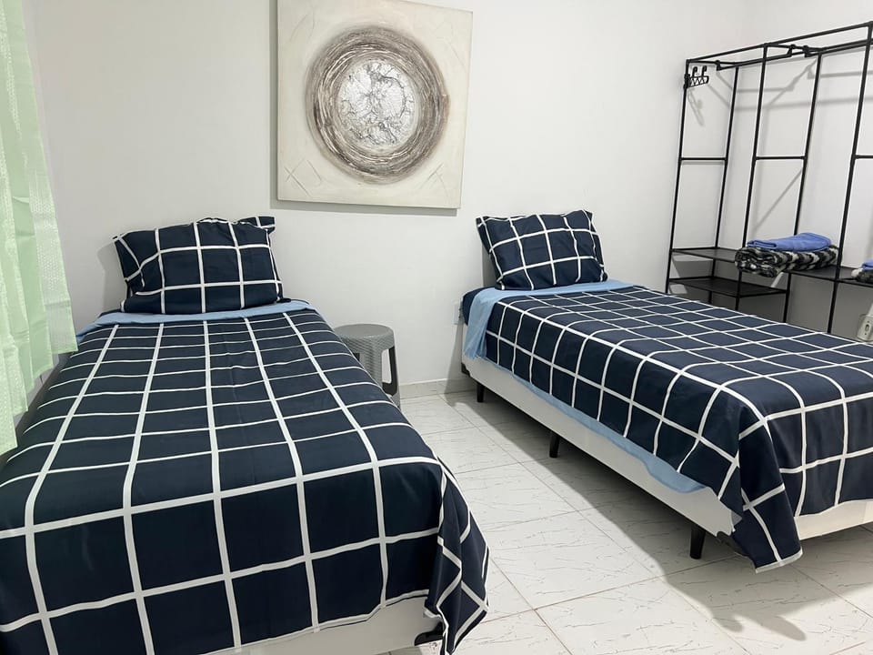 Casa completa para grupo familiar ou trabalhadores comporta tranquilamente seis hóspedes em 2 quartos e 1 Suite House in Itupeva